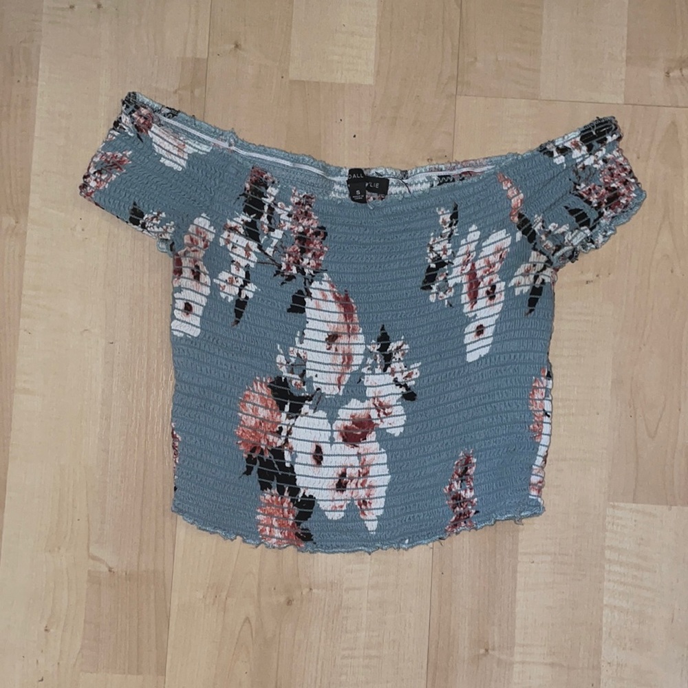 Kendall and Kylie Cropped Blue top